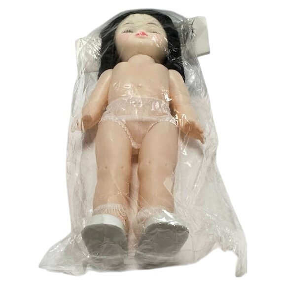 White Rose Doll Plastic Porcelain-Look Bed Girl Brunette 13 inch 1991 New - Picture 3 of 4